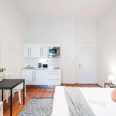 Sunny Old Town Apartment Prag